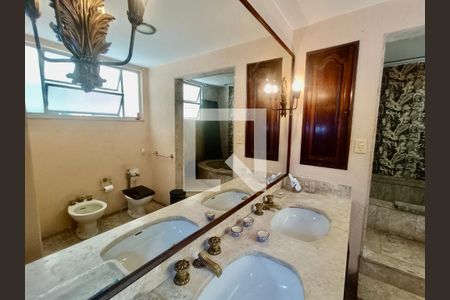 Apartamento à venda com 280m², 3 quartos e 1 vagaSuíte banheiro