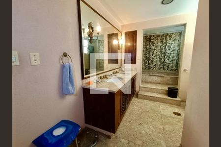 Apartamento à venda com 280m², 3 quartos e 1 vagaSuíte banheiro