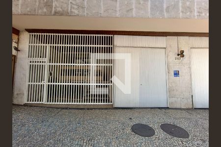 Apartamento à venda com 280m², 3 quartos e 1 vagaFachada com cartaz QA