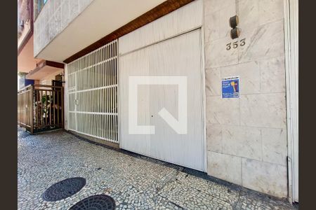 Apartamento à venda com 280m², 3 quartos e 1 vagaFachada com cartaz QA