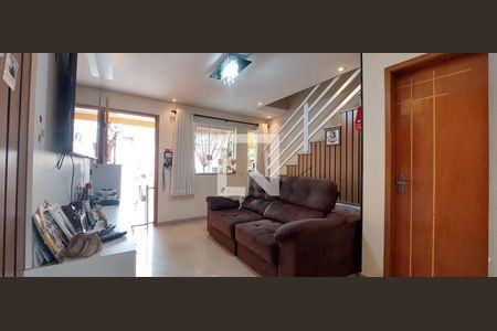 Sala de casa para alugar com 2 quartos, 86m² em Jardim Santo Alberto, Santo André