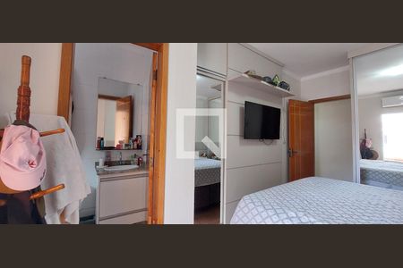 Quarto 1 suíte de casa para alugar com 2 quartos, 86m² em Jardim Santo Alberto, Santo André