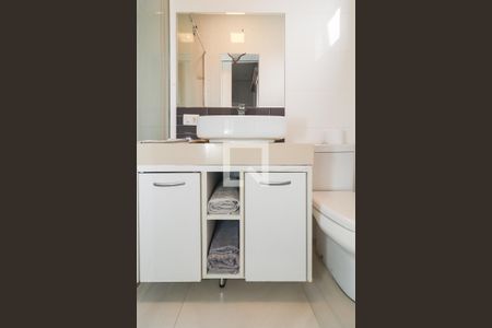 Casa à venda com 285m², 4 quartos e 2 vagas Casa à venda com 285m², 4 quartos e 2 vagasBanheiro da Suíte 3