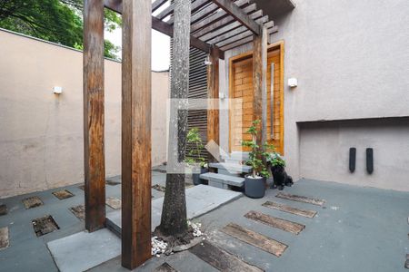 Casa à venda com 285m², 4 quartos e 2 vagas Casa à venda com 285m², 4 quartos e 2 vagasGaragem