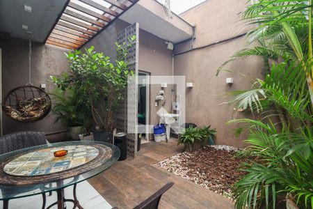 Casa à venda com 285m², 4 quartos e 2 vagas Casa à venda com 285m², 4 quartos e 2 vagasÁrea externa