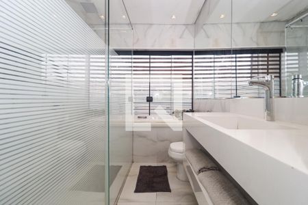 Casa à venda com 285m², 4 quartos e 2 vagas Casa à venda com 285m², 4 quartos e 2 vagasBanheiro da Suíte 1