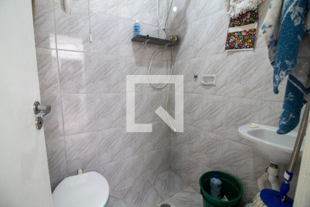 Casa à venda com 180m², 3 quartos e 2 vagas Casa à venda com 180m², 3 quartos e 2 vagasBanheiro de Serviço