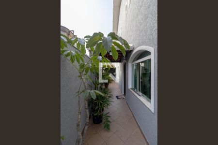 Casa à venda com 230m², 4 quartos e 4 vagas Casa à venda com 230m², 4 quartos e 4 vagasCorredor