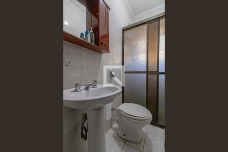 Casa à venda com 230m², 4 quartos e 4 vagas Casa à venda com 230m², 4 quartos e 4 vagasBanheiro 1