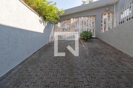 Casa à venda com 230m², 4 quartos e 4 vagas Casa à venda com 230m², 4 quartos e 4 vagasGaragem