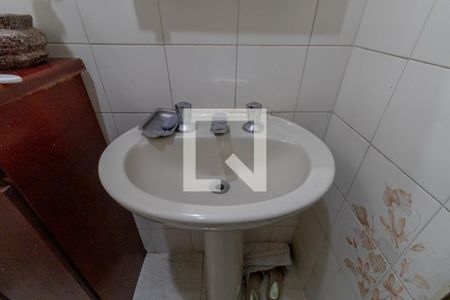 Casa à venda com 230m², 4 quartos e 4 vagas Casa à venda com 230m², 4 quartos e 4 vagasBanheiro 2