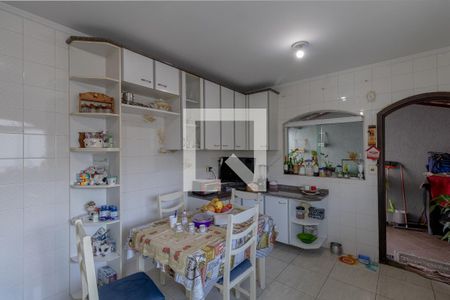 Casa à venda com 230m², 4 quartos e 4 vagas Casa à venda com 230m², 4 quartos e 4 vagasCozinha