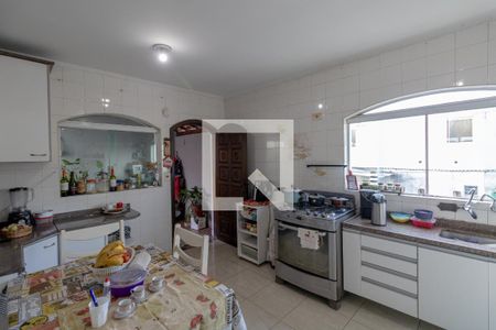 Casa à venda com 230m², 4 quartos e 4 vagas Casa à venda com 230m², 4 quartos e 4 vagasCozinha