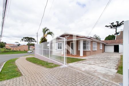 Casa para alugar com 200m², 4 quartos e 4 vagas Casa para alugar com 200m², 4 quartos e 4 vagasFachada
