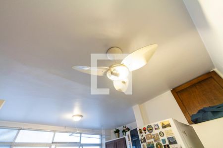 Apartamento à venda com 154m², 3 quartos e 2 vagas Apartamento à venda com 154m², 3 quartos e 2 vagasÁrea de serviço