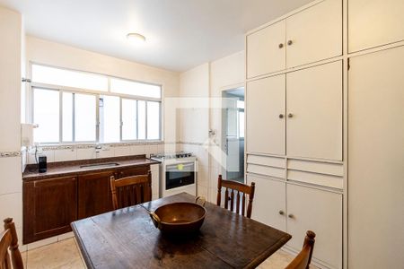 Apartamento à venda com 154m², 3 quartos e 2 vagas Apartamento à venda com 154m², 3 quartos e 2 vagasCozinha