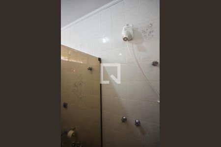 Casa à venda com 356m², 3 quartos e 4 vagasChuveiro do Banheiro da Suíte 1