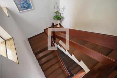 Casa à venda com 356m², 3 quartos e 4 vagasEscada