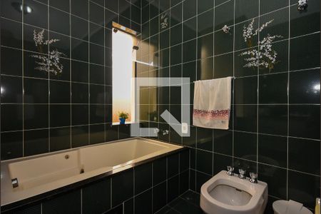 Casa à venda com 356m², 3 quartos e 4 vagasBanheiro Suíte 3