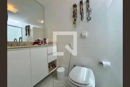 Apartamento à venda com 120m², 2 quartos e 1 vagaSuíte 1 - Banheiro