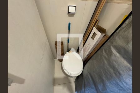 Apartamento à venda com 120m², 2 quartos e 1 vagaÁrea de Serviço - Banheiro