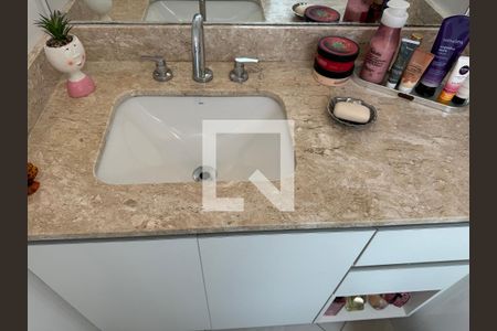 Apartamento à venda com 120m², 2 quartos e 1 vagaSuíte 1 - Banheiro