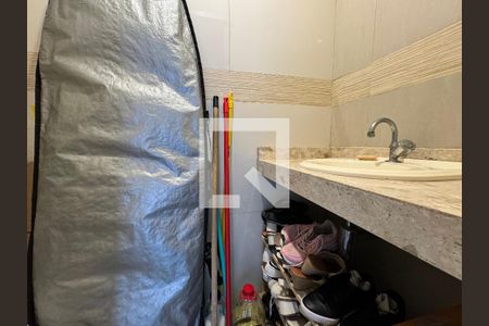 Apartamento à venda com 120m², 2 quartos e 1 vagaÁrea de Serviço - Banheiro