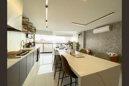Sala de apartamento à venda com 3 quartos, 132m² em Vila Romana, São Paulo