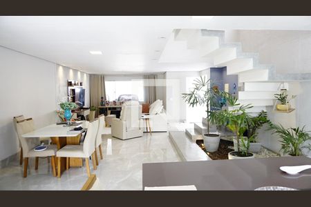 Sala de casa de condomínio para alugar com 3 quartos, 240m² em Jacarepaguá, Rio de Janeiro