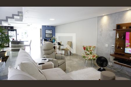 Sala de casa de condomínio para alugar com 3 quartos, 240m² em Jacarepaguá, Rio de Janeiro