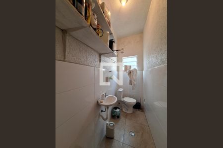 Casa à venda com 192m², 3 quartos e 3 vagasBanheiro de serviço