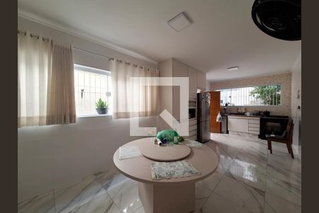 Casa à venda com 192m², 3 quartos e 3 vagasCozinha