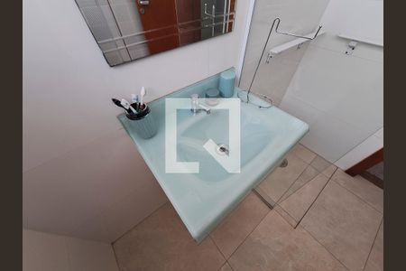 Casa à venda com 192m², 3 quartos e 3 vagasBanheiro Quarto 1