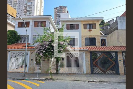 Casa à venda com 192m², 3 quartos e 3 vagasFachada