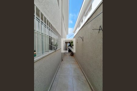 Casa à venda com 192m², 3 quartos e 3 vagasLateral