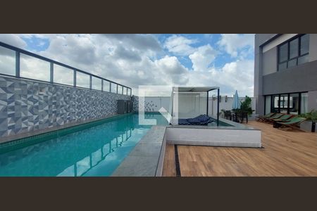 Studio para alugar com 25m², 1 quarto e sem vaga Studio para alugar com 25m², 1 quarto e sem vagaÁrea comum - Piscina
