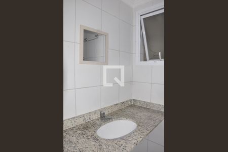 Apartamento para alugar com 57m², 2 quartos e 1 vagaDetalhe - Banheiro Social