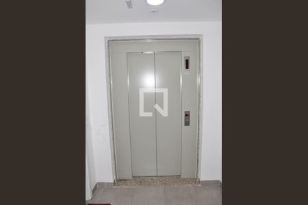 Apartamento para alugar com 57m², 2 quartos e 1 vagaHall Elevador