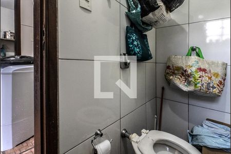 Casa à venda com 100m², 2 quartos e 2 vagas Casa à venda com 100m², 2 quartos e 2 vagasbanheiro na área de serviço_3