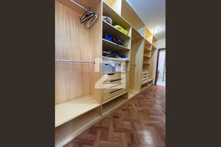 Casa à venda com 400m², 4 quartos e 4 vagasCloset suíte 3