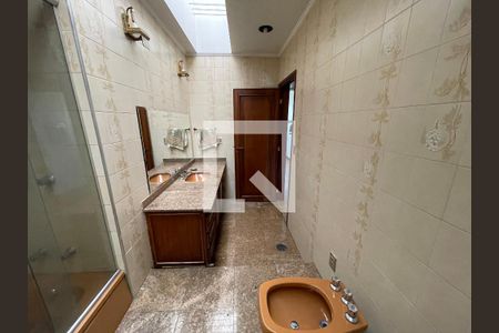 Casa à venda com 400m², 4 quartos e 4 vagasBanheiro da Suíte 2