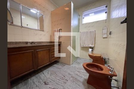 Casa à venda com 400m², 4 quartos e 4 vagasBanheiro da Suíte 2