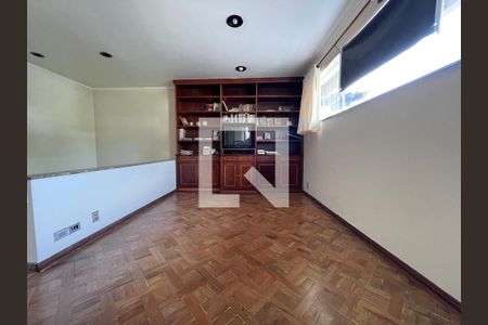 Casa à venda com 400m², 4 quartos e 4 vagasSala de TV