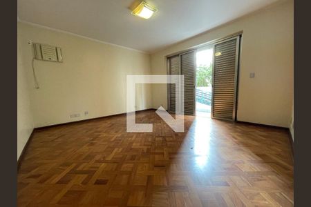 Casa à venda com 400m², 4 quartos e 4 vagasSuíte 2