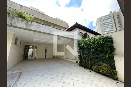 Casa à venda com 400m², 4 quartos e 4 vagasGaragem