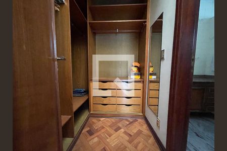Casa à venda com 400m², 4 quartos e 4 vagasCloset suite 2
