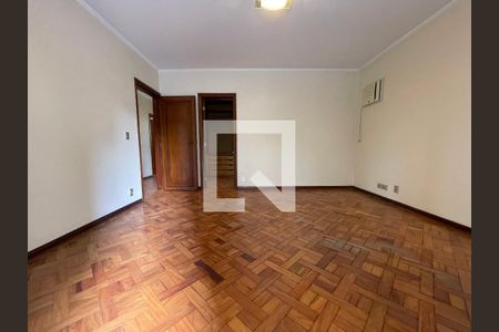 Casa à venda com 400m², 4 quartos e 4 vagasSuíte 2