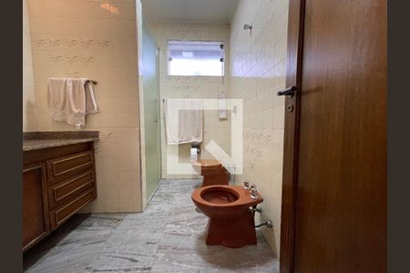 Casa à venda com 400m², 4 quartos e 4 vagasBanheiro da Suíte 2