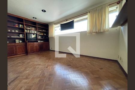 Casa à venda com 400m², 4 quartos e 4 vagasSala de TV