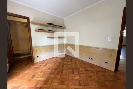 Casa à venda com 400m², 4 quartos e 4 vagassuíte 3